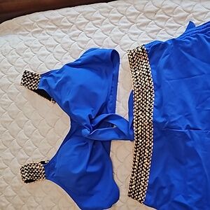 365 Ladies XL 2 PC swimsuit with short bottoms